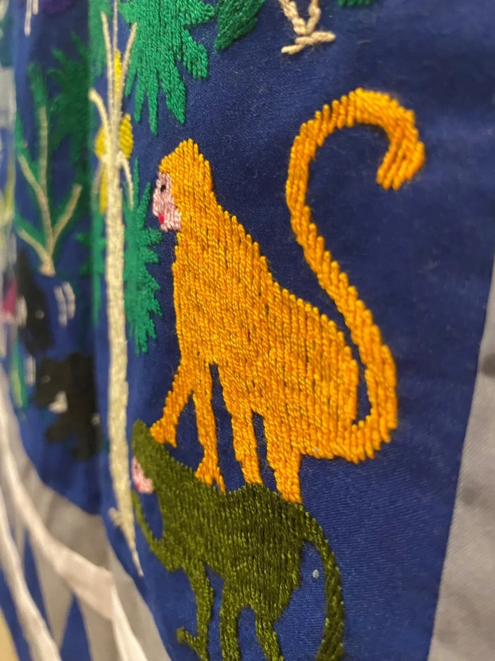 Stitched tapestry of animal for decorating a baby / child room (New)